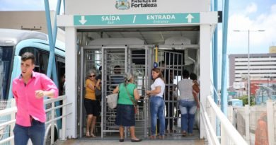 Largura de novas catracas do BRT da Av. Bezerra de Menezes é alvo de críticas