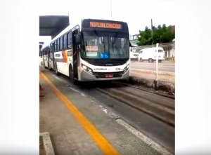 Lombadas de concreto são instaladas no corredor expresso da Av. Bezerra de Menezes