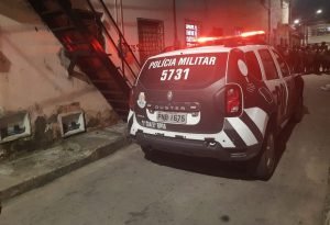 Mulher é morta a tiros em frente a residência onde morava após receber ameaças, em Fortaleza