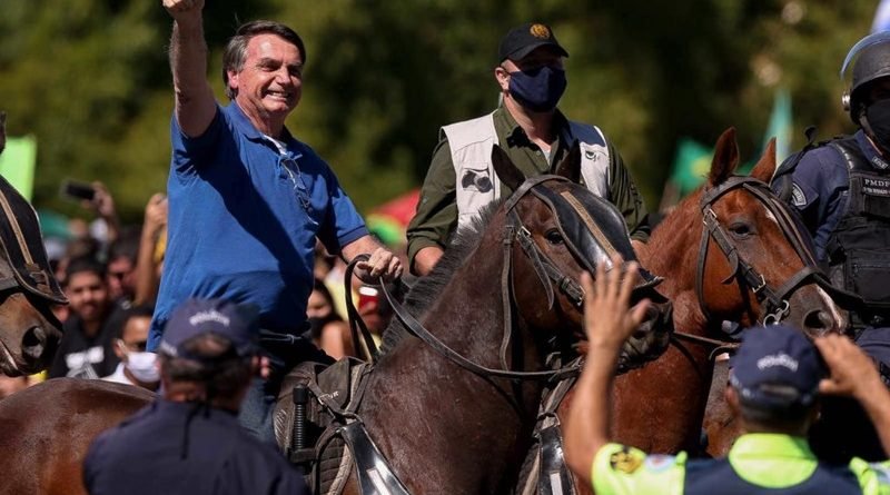 Bolsonaro critica incoerência da CNN ao abordar manifestações