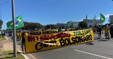 'Brasil vive tempos sombrios', diz Camilo Santana sobre manifestações com apoio de Bolsonaro