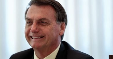 Bolsonaro sanciona lei de auxílio financeiro para o setor cultural