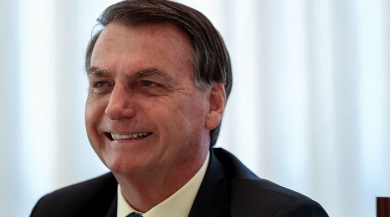 Bolsonaro sanciona lei de auxílio financeiro para o setor cultural