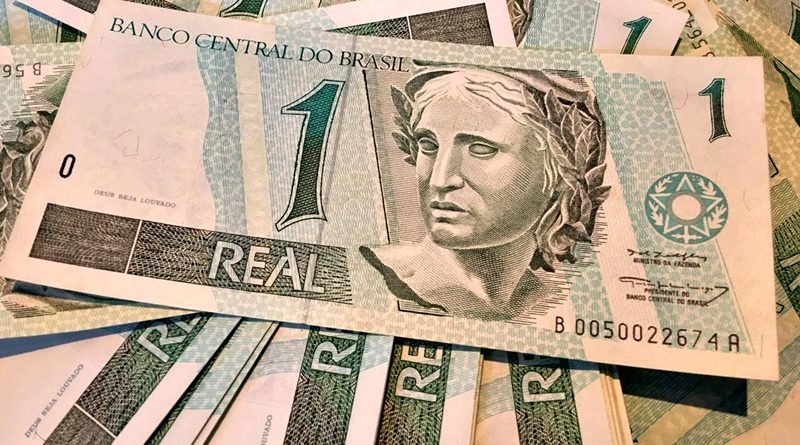 Colecionadores pagam até R$ 275 por cédula antiga de R$ 1