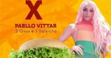 Ao anunciar 'X-Pabllo Vittar com dois ovos e uma salsicha', lanchonete é acusada de transfobia