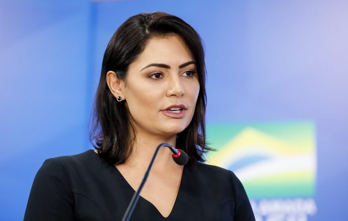 Michelle Bolsonaro testa positivo para Covid-19