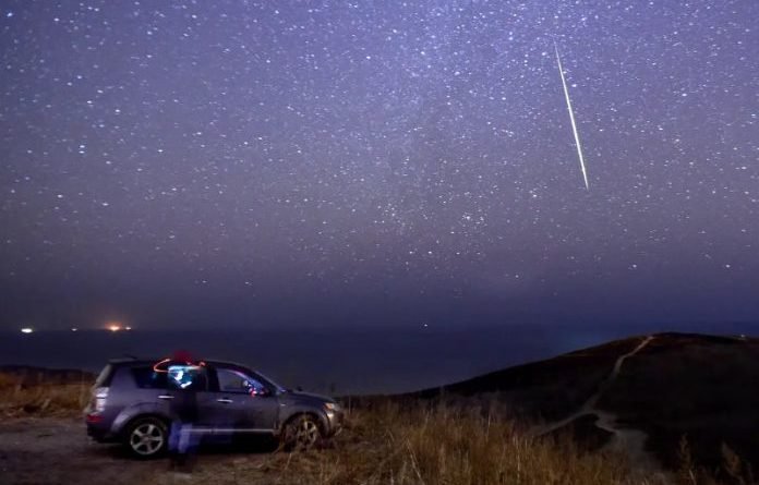 Hoje tem chuva de estrelas cadentes: espetáculo pra fechar o mês