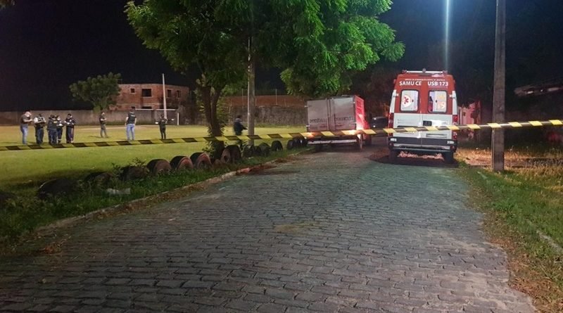 Grupo invade campo de futebol e mata dois irmãos em Itaitinga