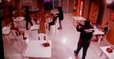 Homens usam camisas da Polícia Civil e matam jovem dentro de restaurante em Fortaleza