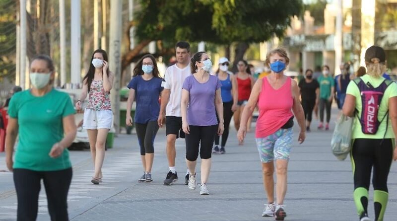 Fiscalização multa 24 pessoas por resistência ao uso de máscaras de proteção no Ceará