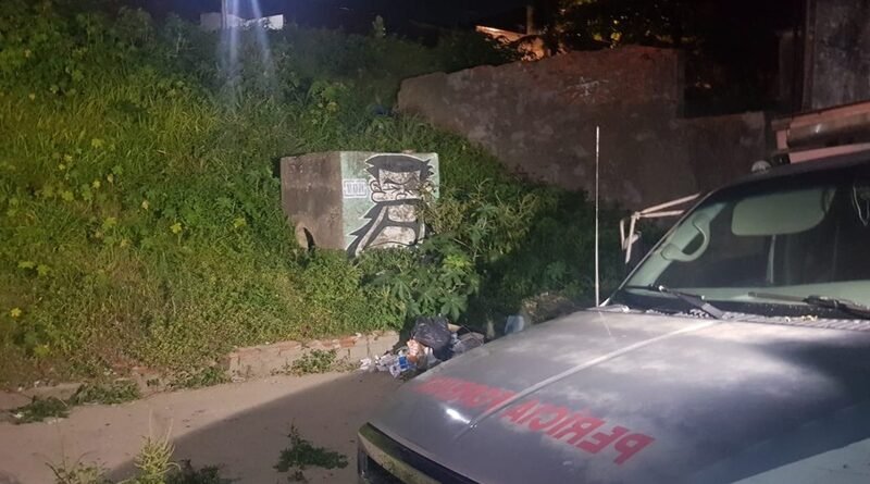 Corpo de homem é encontrado dentro de carcaça de geladeira no Bairro Moura Brasil, em Fortaleza