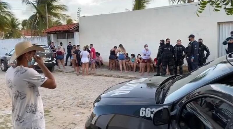 Polícia Civil autua 31 pessoas por aglomeração em Beberibe