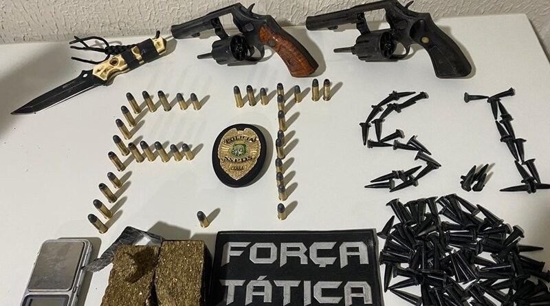 PM apreende armas e drogas de chefe de facção que obrigava moradores a dormir com portas abertas em Caucaia