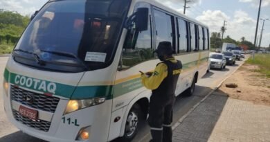 50 motoristas são impedidos de seguir viagem na CE-040 no 1º dia do decreto no Carnaval