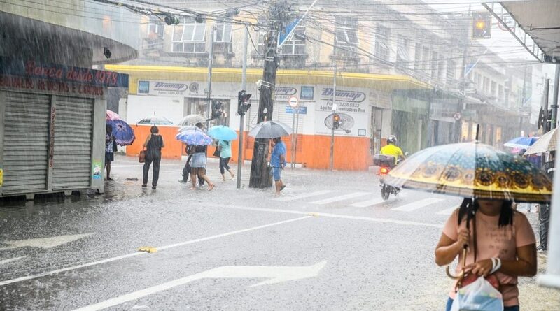 Funceme emite aviso de chuvas intensas na Grande Fortaleza, Regiões Norte e da Ibiapaba