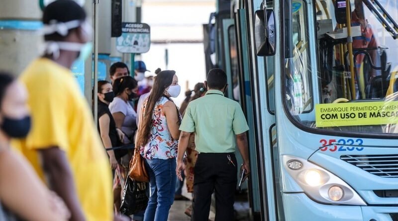 MPCE entra com recurso para retorno de 100% da frota de ônibus nos horários de pico em Fortaleza