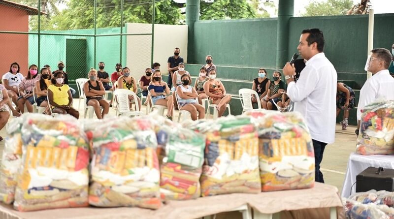 Mais de 8 mil famílias caucaienses foram contempladas com a entrega dos kits alimentação neste sábado