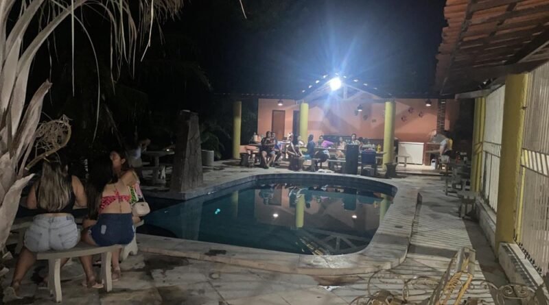 PM encerra festa de aniversário com 30 pessoas em sítio de Guaiúba, na Grande Fortaleza