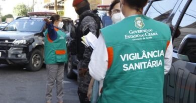 Condomínio é multado após Vigilância Sanitária flagrar pessoas circulando sem máscara, em Aquiraz