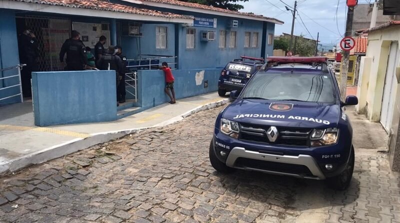 Bandidos armados invadem posto de saúde e roubam vacinas contra a Covid-19 em Natal